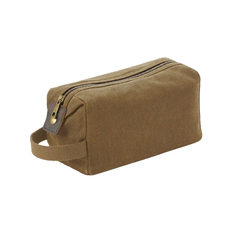 Quadra Heritage Washed Leather Accents Toiletry Bag