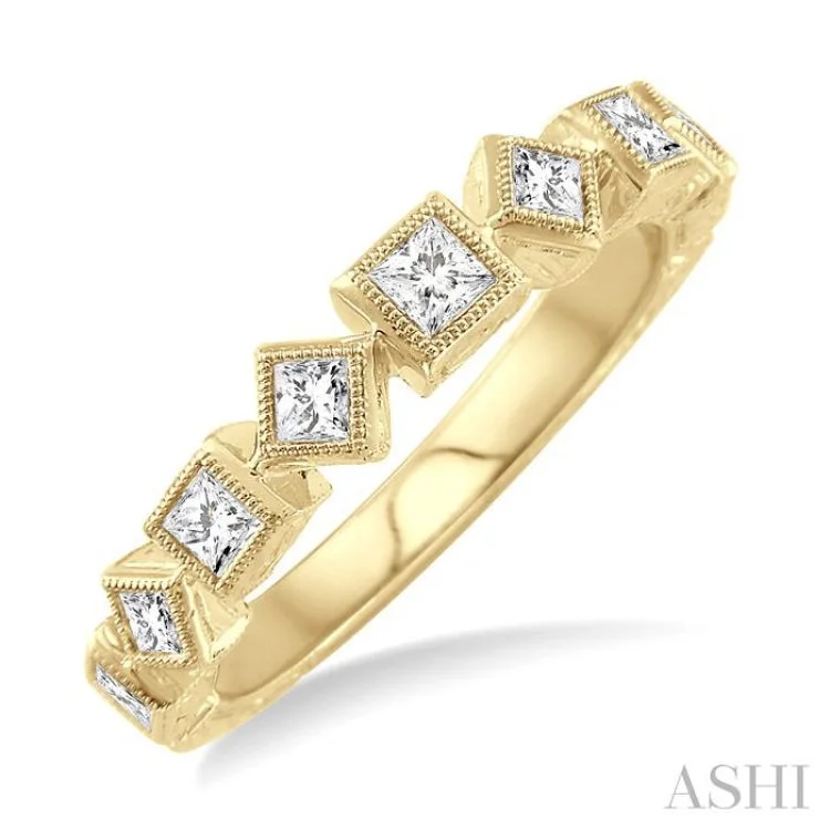 1/2 Ctw Diamond Fashion Band in 14K Yellow Gold