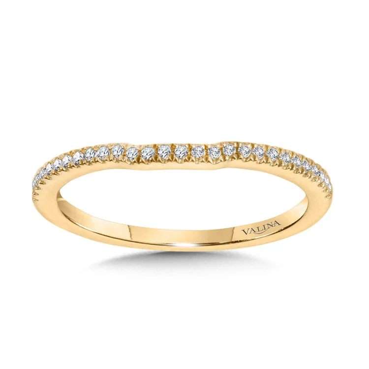 This true-fit matching wedding band is as perfect of a match for its engagement ring as you are for the one you love.