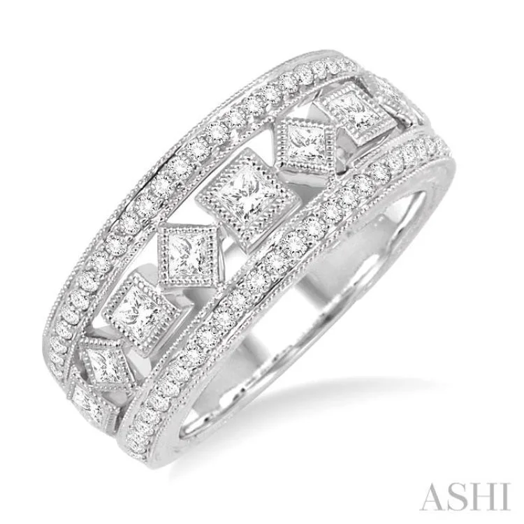 1 Ctw Diamond Fashion Ring in 14K White Gold