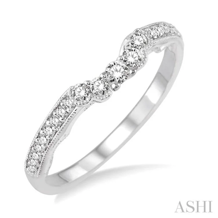 1/4 Ctw Round Cut Diamond Wedding Band in 14K White Gold