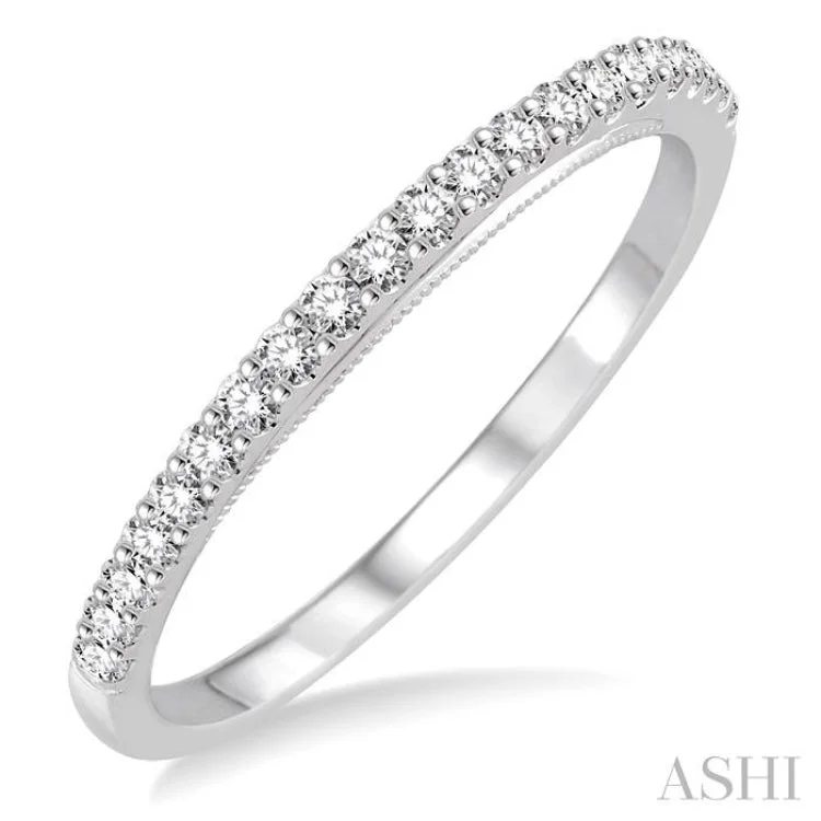 1/4 Ctw Round Cut Diamond Wedding Band in 14K White Gold