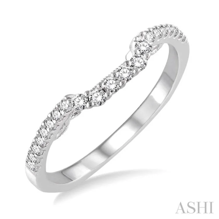 1/4 Ctw Round Cut Diamond Wedding Band in 14K White Gold