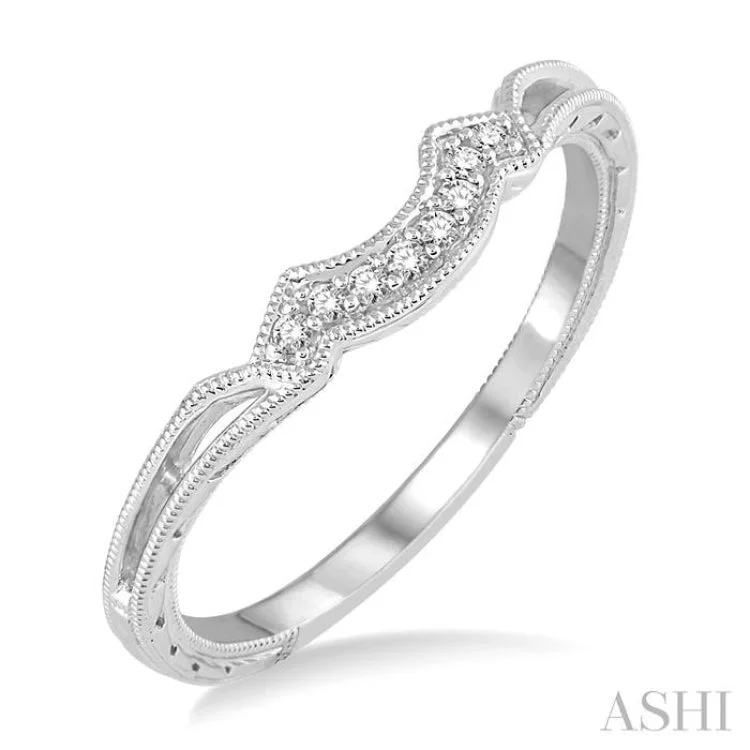 1/20 Ctw Round Cut Diamond Wedding Band in 14K White Gold