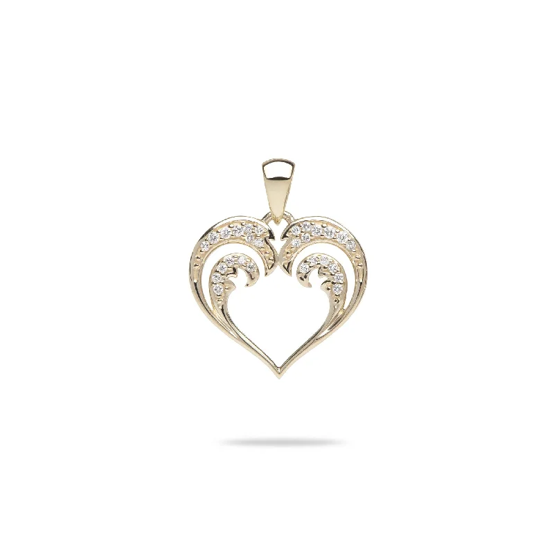 Nalu Heart Pendant in Gold with Diamonds - 15mm