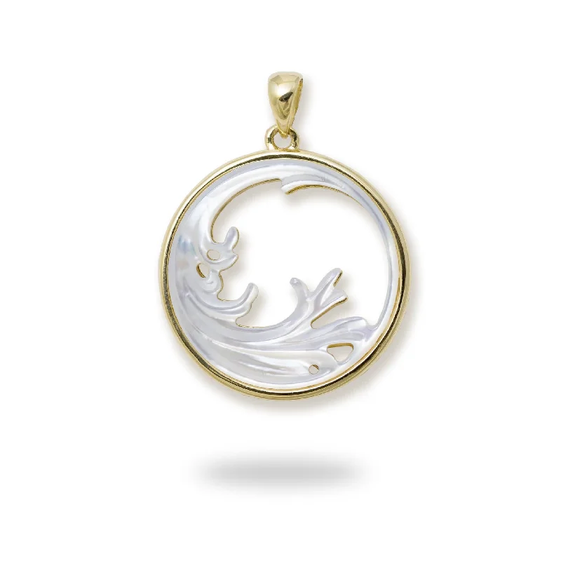 Nalu Splash Mother of Pearl Pendant in Gold - 22mm